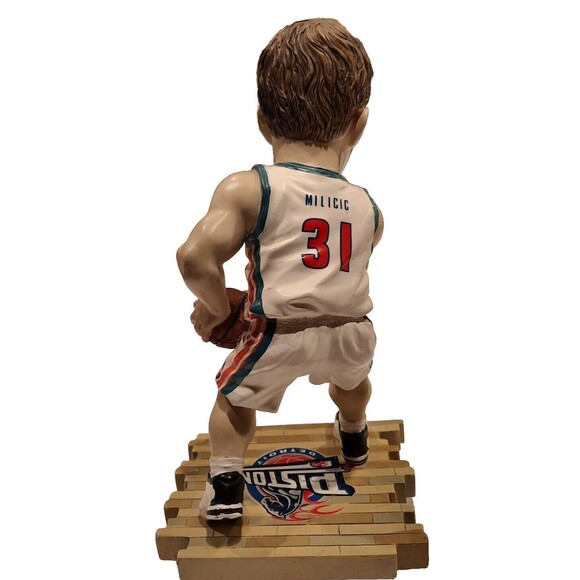 2004 NBA DETROIT PISTON UPPER DECK DARKO MILICIC FIGURE Collectible #343 of 3000 - Picture 2 of 3
